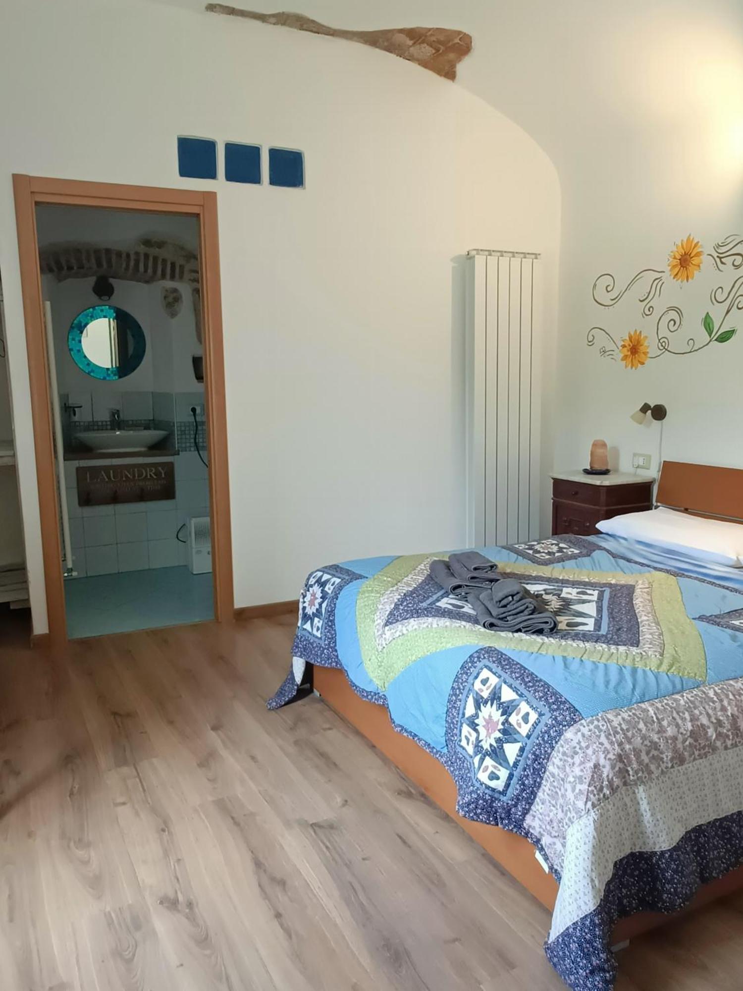 פינאלה ליגורה B&B Il Girasole מראה חיצוני תמונה